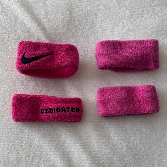 🎀 Nike Pink Wristbands Set of 4 – Women’s Athletic Sweatbands - Picture 2 of 2